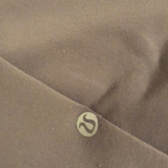 Gray/Pink lululemon reversible crops. Like new! - Picture 4 of 4